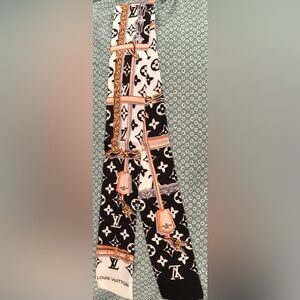 Louis Vuitton Monogram Confidential bandeau scarf